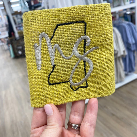 Burlap Mississippi Can Huggie