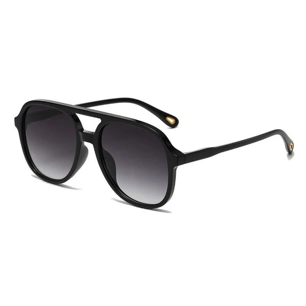Classic Oversized Sunglasses: Black